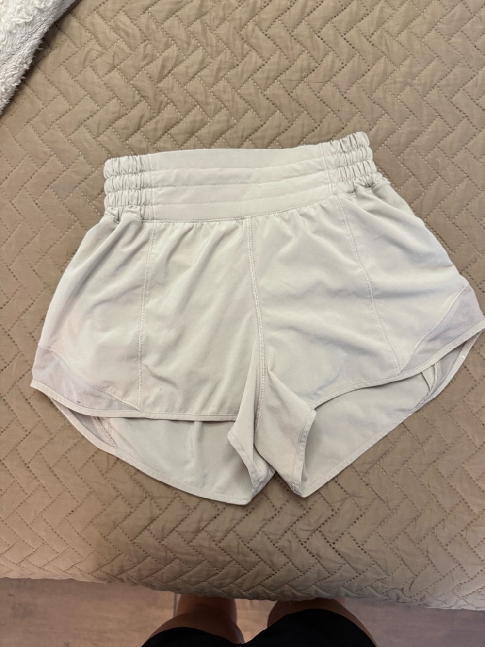 Women's High-Waist Lululemon Athletic Shorts - Light Beige